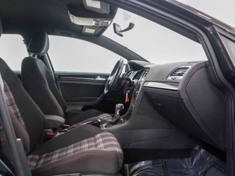 2017 Volkswagen Golf GTI S