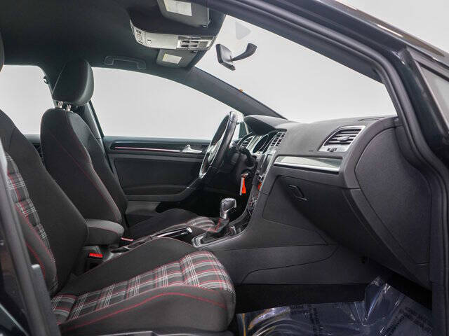 2017 Volkswagen Golf GTI S