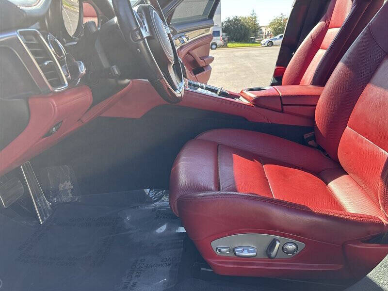 2015 Porsche Panamera Turbo