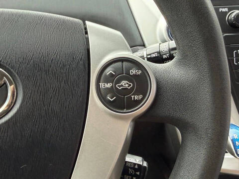2013 Toyota Prius v Two