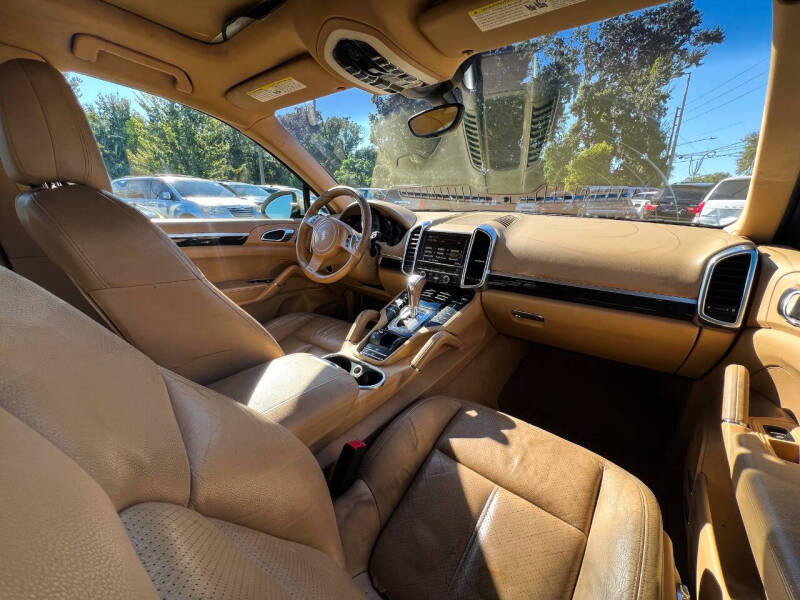 2012 Porsche Cayenne S