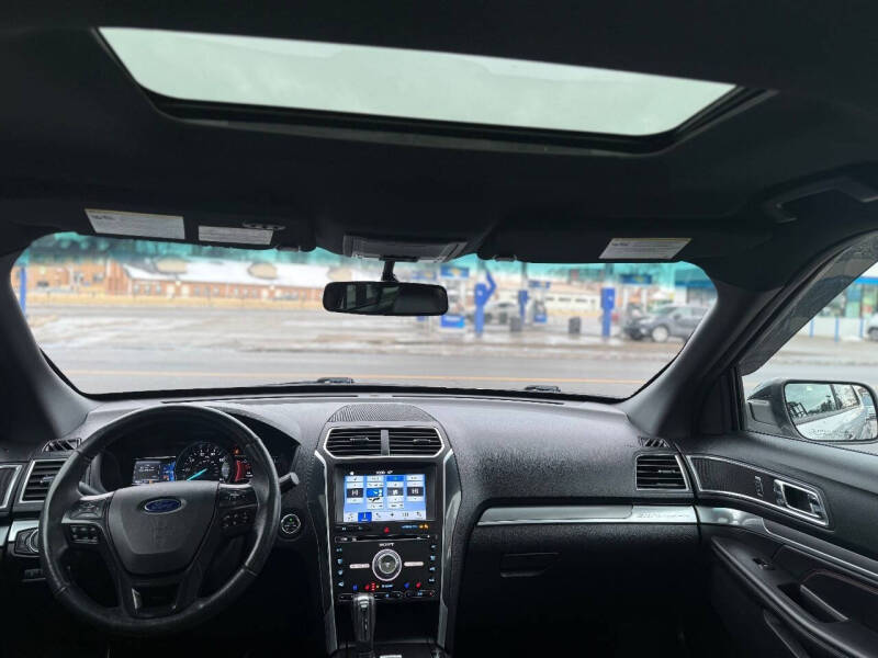 2017 Ford Explorer Sport