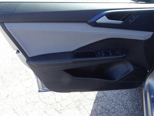 2024 Volkswagen Taos SE 4Motion