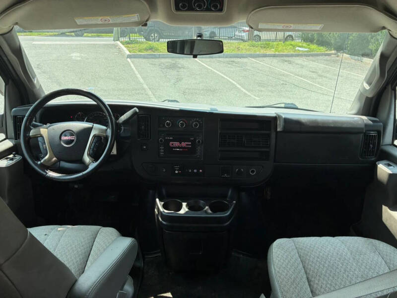 2017 GMC Savana LT 3500