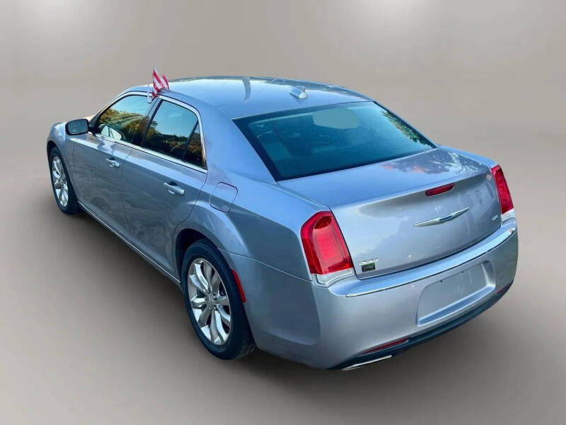 2017 Chrysler 300 Limited