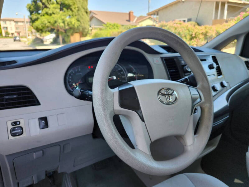 2012 Toyota Sienna
