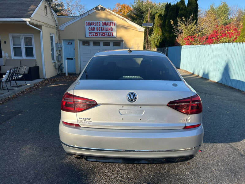2018 Volkswagen Passat 2.0T R-Line