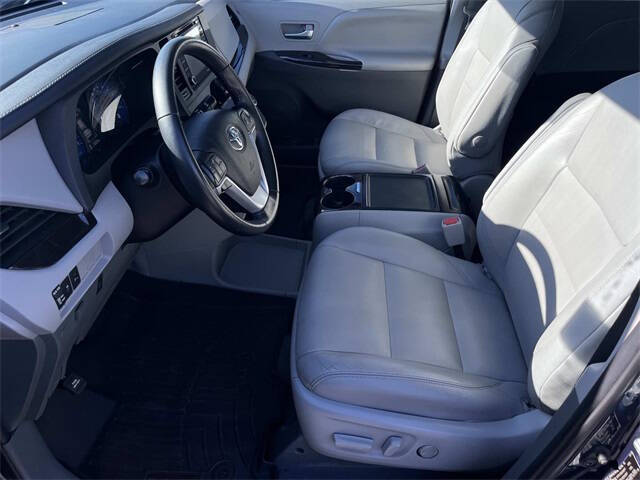 2020 Toyota Sienna XLE Premium 8-Passenger