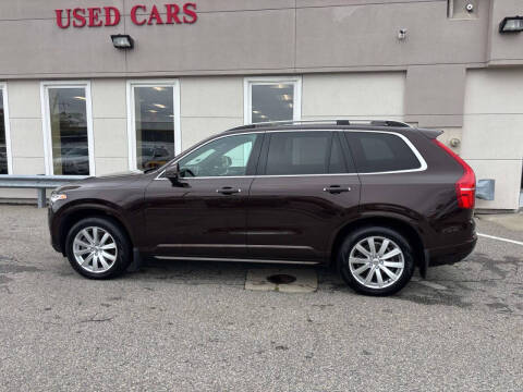 2018 Volvo XC90 T6 Momentum