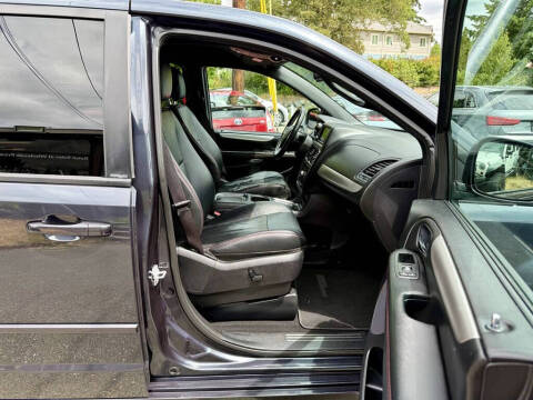 2013 Dodge Grand Caravan R/T