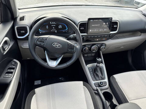 2025 Hyundai Venue SEL
