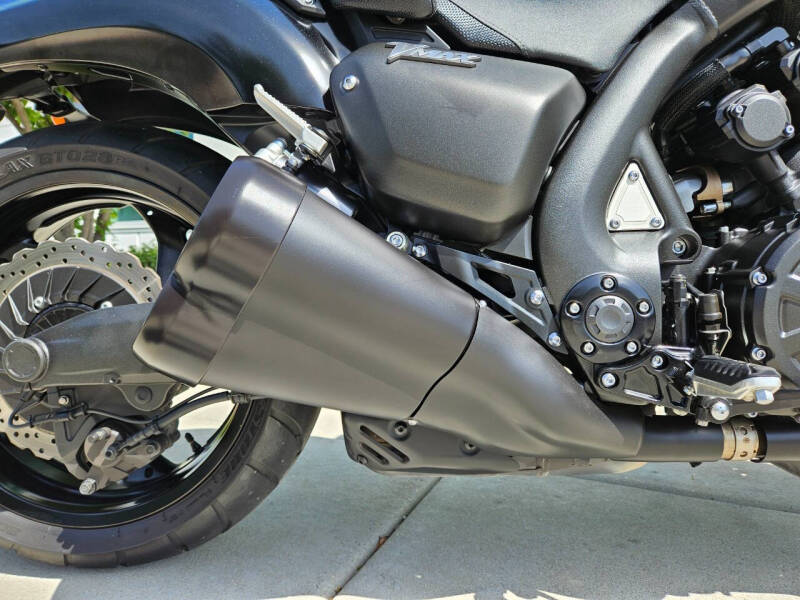 2019 Yamaha VMAX Matte Raven Black