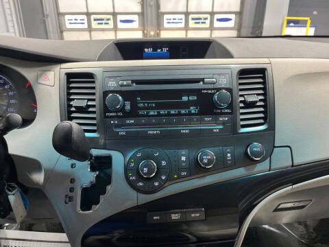 2012 Toyota Sienna