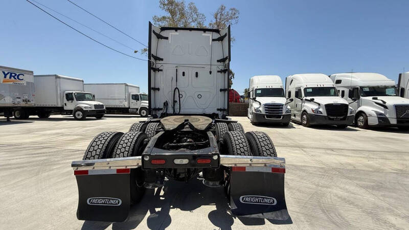 2021 Freightliner Cascadia