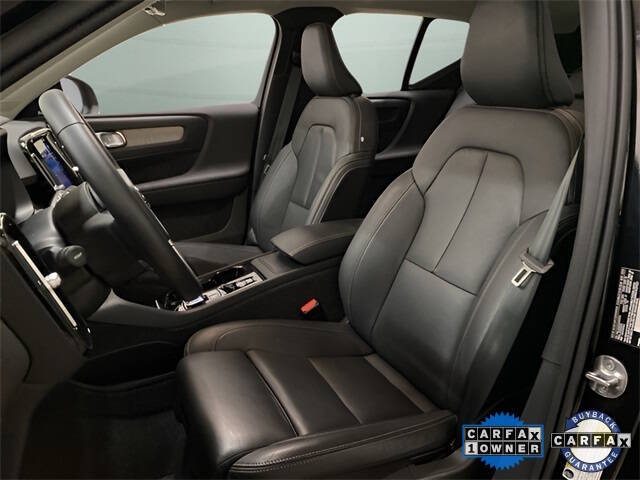 2025 Volvo XC40 B5 Plus Bright Theme