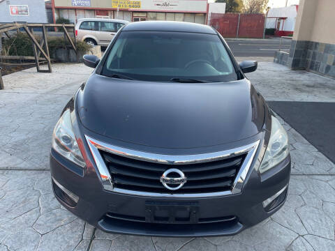 2013 Nissan Altima for sale at SACRAMENTO AUTO DEALS in Sacramento CA