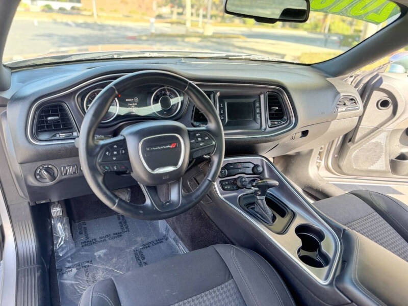 2016 Dodge Challenger SXT