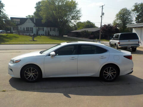 2017 Lexus ES 350 for sale at Parker Motor Co. in Fayetteville AR