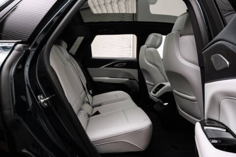 2025 Cadillac LYRIQ Luxury 2