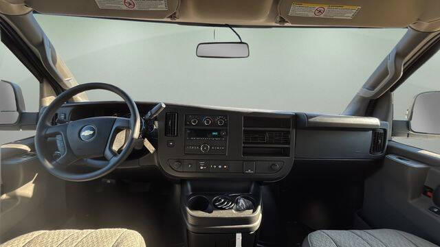 2025 Chevrolet Express 2500