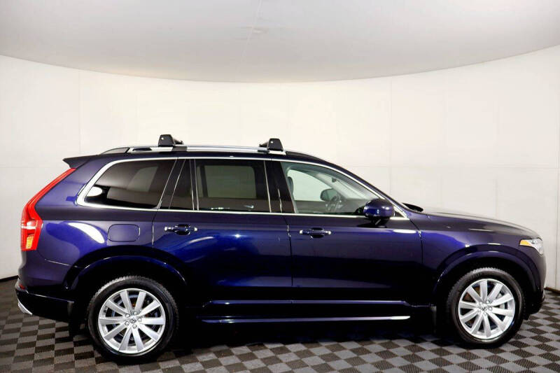 2017 Volvo XC90 T6 Momentum