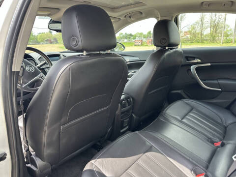 2012 Buick Regal Premium 1