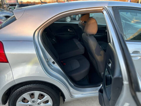 2015 Kia Rio 5-Door LX