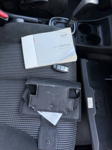 2012 Nissan Versa 1.8 S