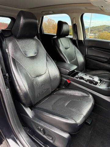 2020 Ford Edge Titanium