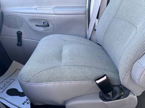 2002 Ford E-Series E-250