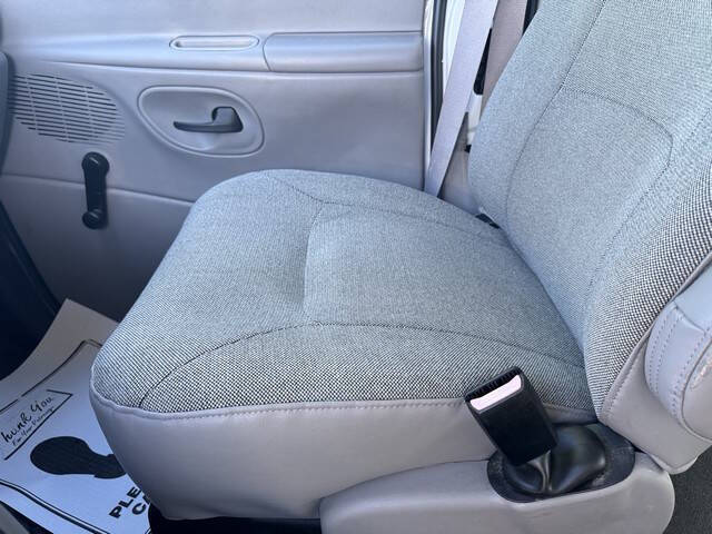 2002 Ford E-Series E-250