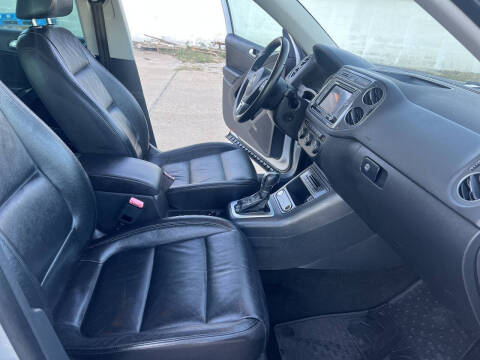 2017 Volkswagen Tiguan 2.0T SEL 4Motion