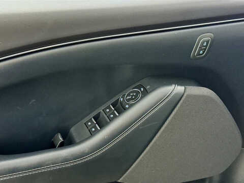 2022 Ford Mustang Mach-E Select