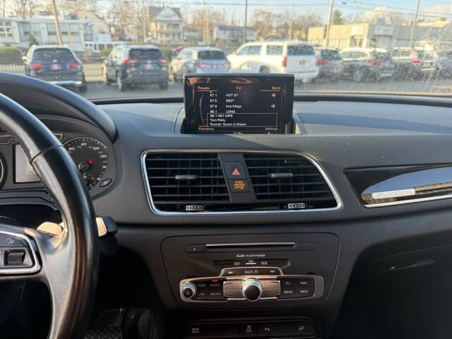 2016 Audi Q3 2.0T quattro Prestige