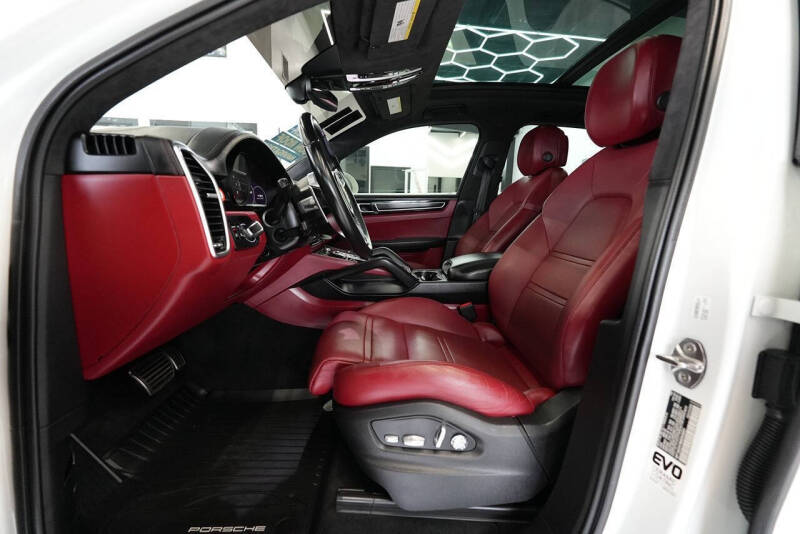 2021 Porsche Cayenne GTS