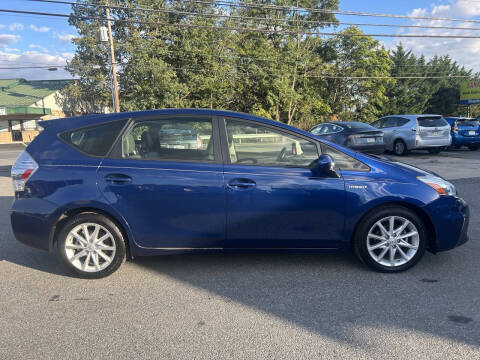 2013 Toyota Prius v Five