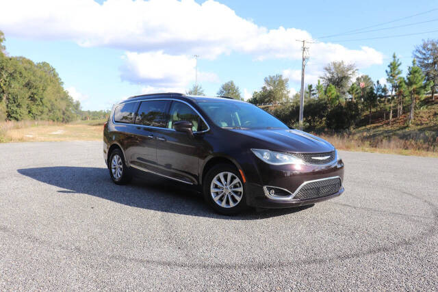 2017 Chrysler Pacifica for sale at Elite Auto Specialties LLC in Deland, FL