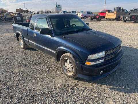 2000 Chevrolet S-10 LS