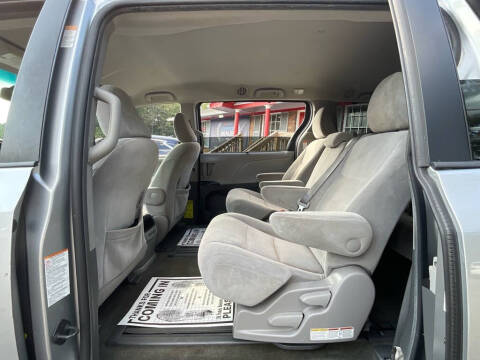 2015 Toyota Sienna