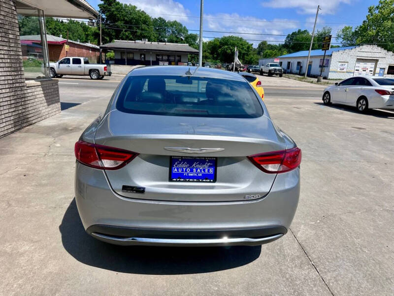 2017 Chrysler 200 Limited