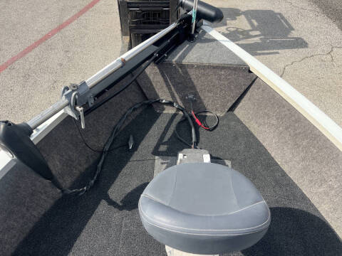 2002 Tracker PRO AVENGER 16