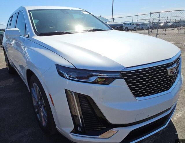 Used 2024 Cadillac XT6 Premium Luxury with VIN 1GYKPCRSXRZ744234 for sale in Bloomington, IL