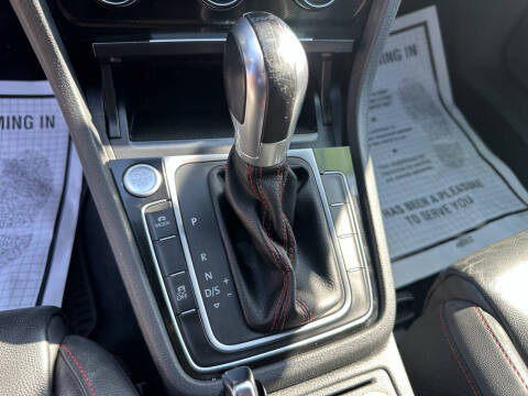 2015 Volkswagen Golf GTI SE