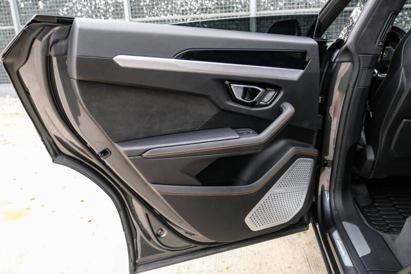 2020 Lamborghini Urus