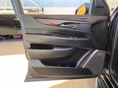 2019 Cadillac Escalade Luxury