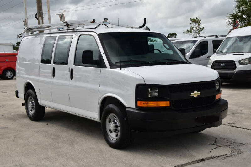 2017 Chevrolet Express Cargo Work Van's photo