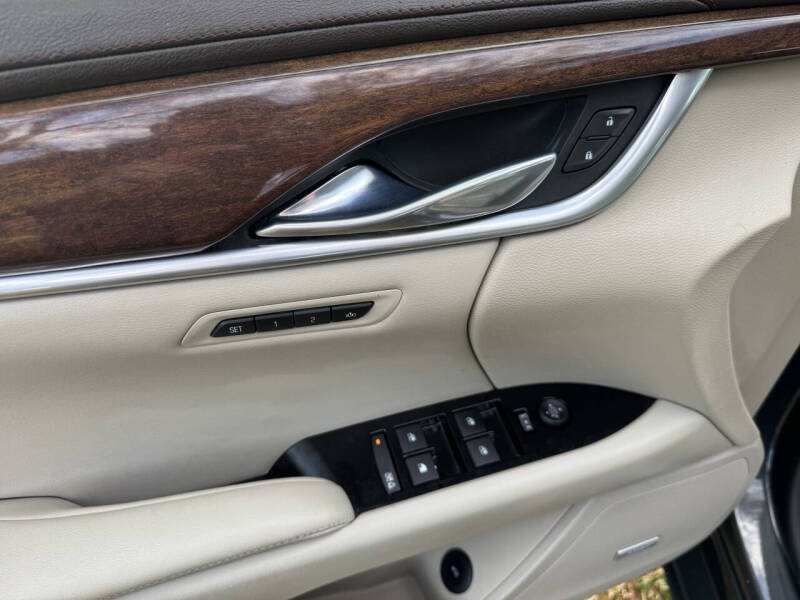 2014 Cadillac XTS Luxury Collection