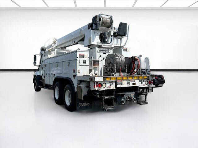 2016 Freightliner 114 SD