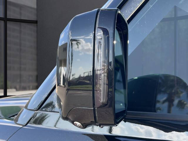 2024 Land Rover Defender 90 P400 X-Dynamic SE