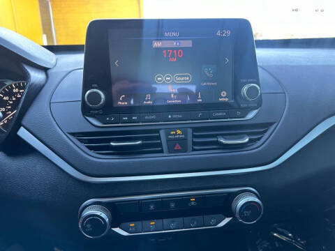 2022 Nissan Altima 2.5 SV